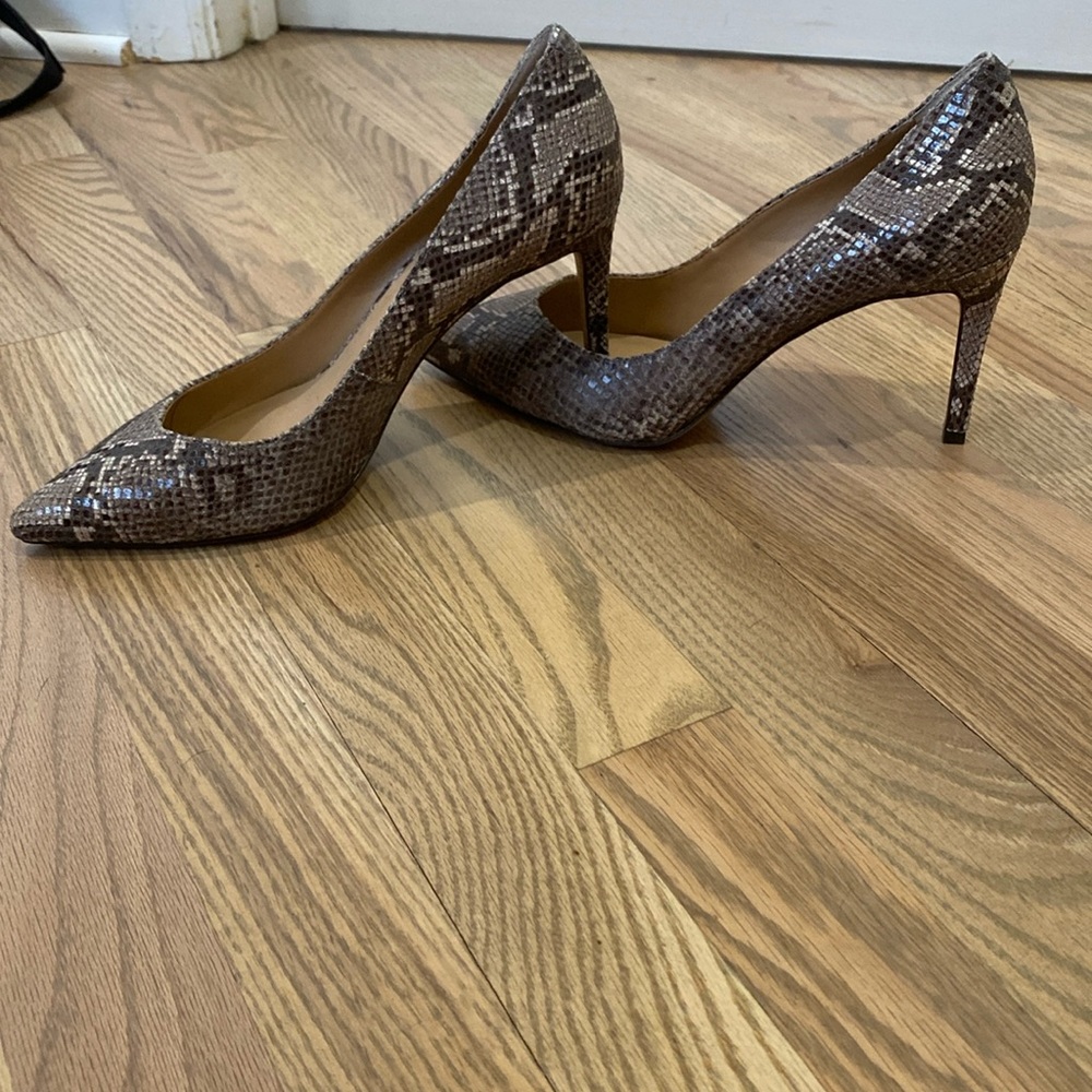 Banana republic snakeskin high heels padded insole size 9. Worn twice.